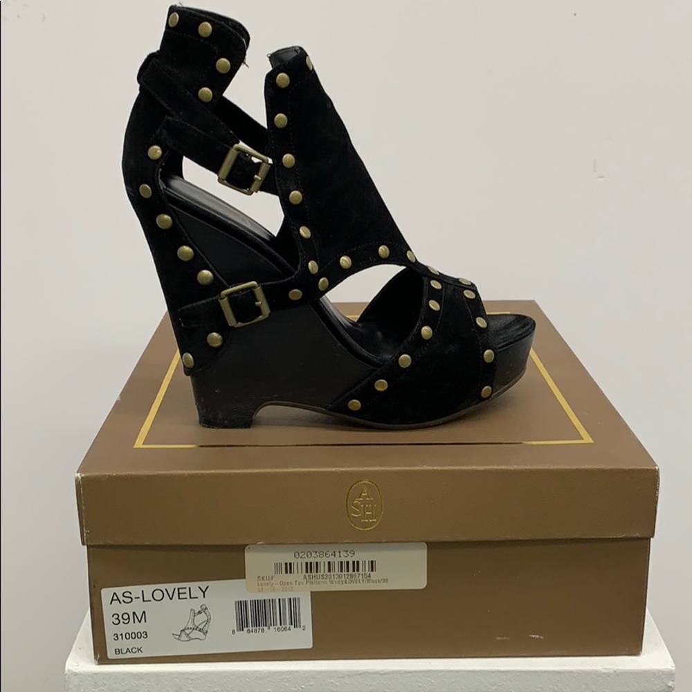 ASH LOVELY size 39 leather/suede with copper studs